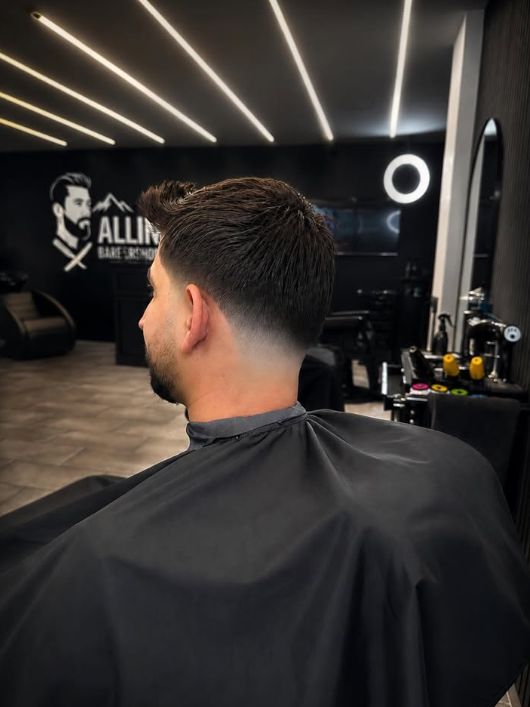 Frisch geschnittener Fade im Allin Barbershop